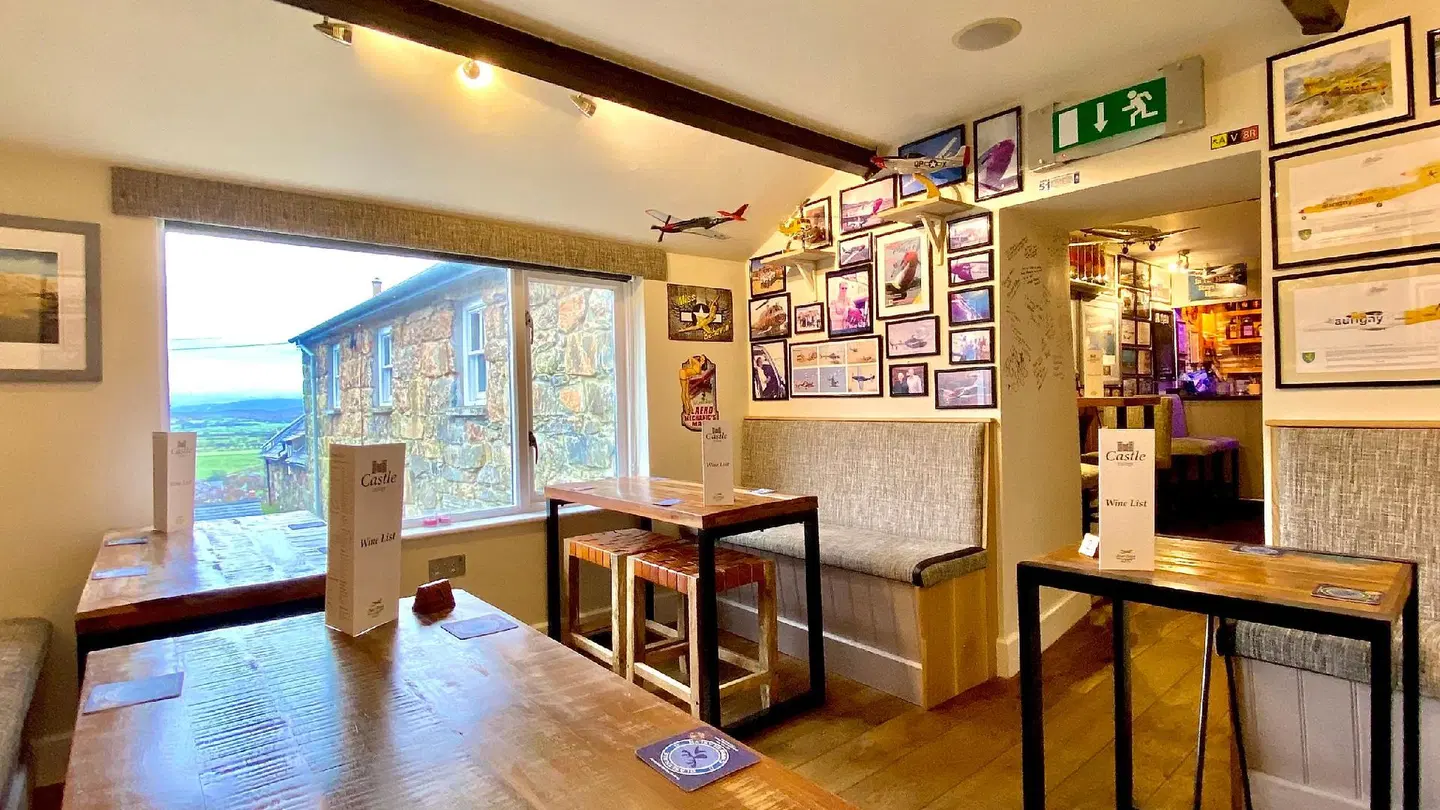 Castle Cottage Inn Bar