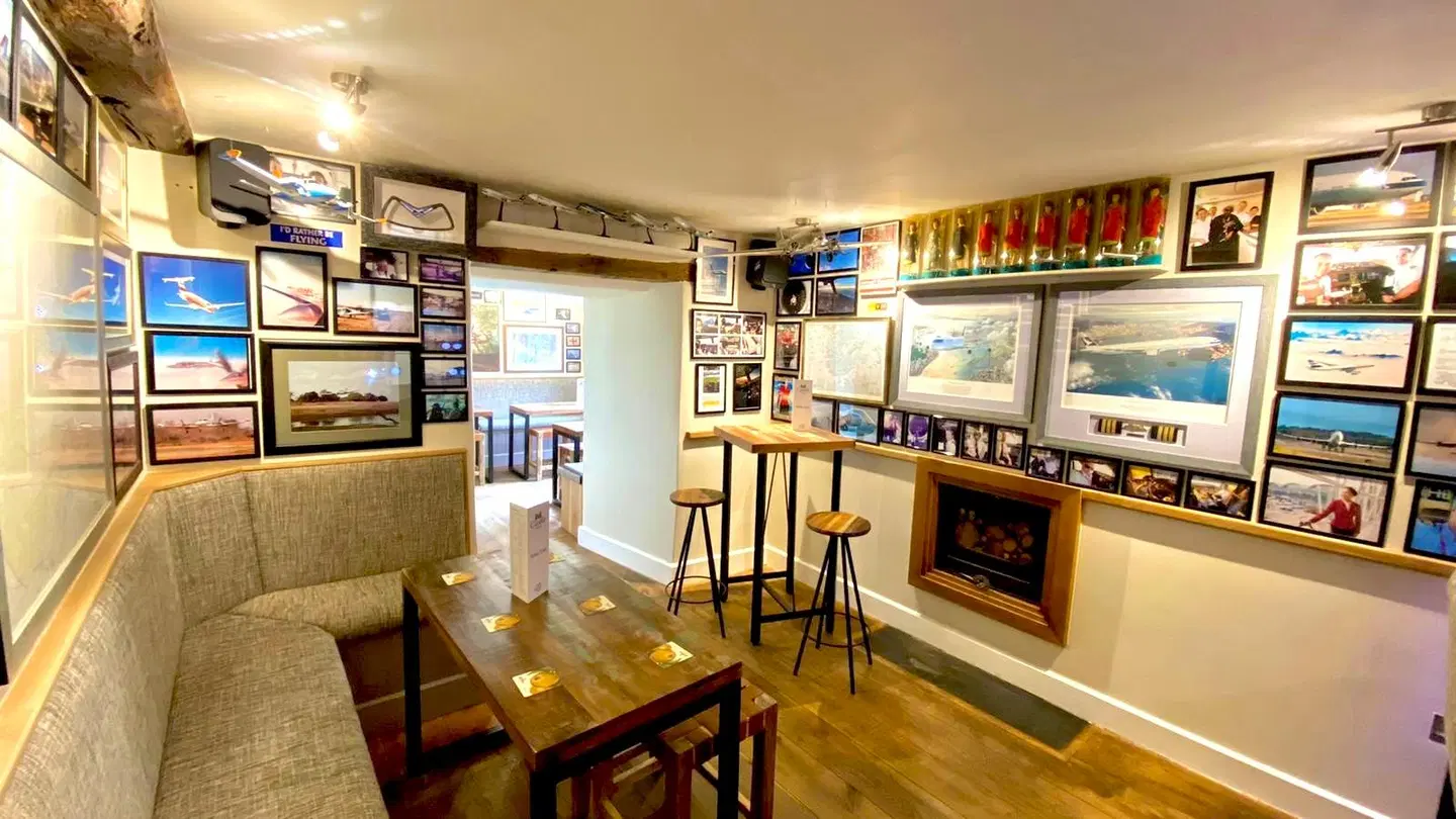 Castle Cottage Inn Bar
