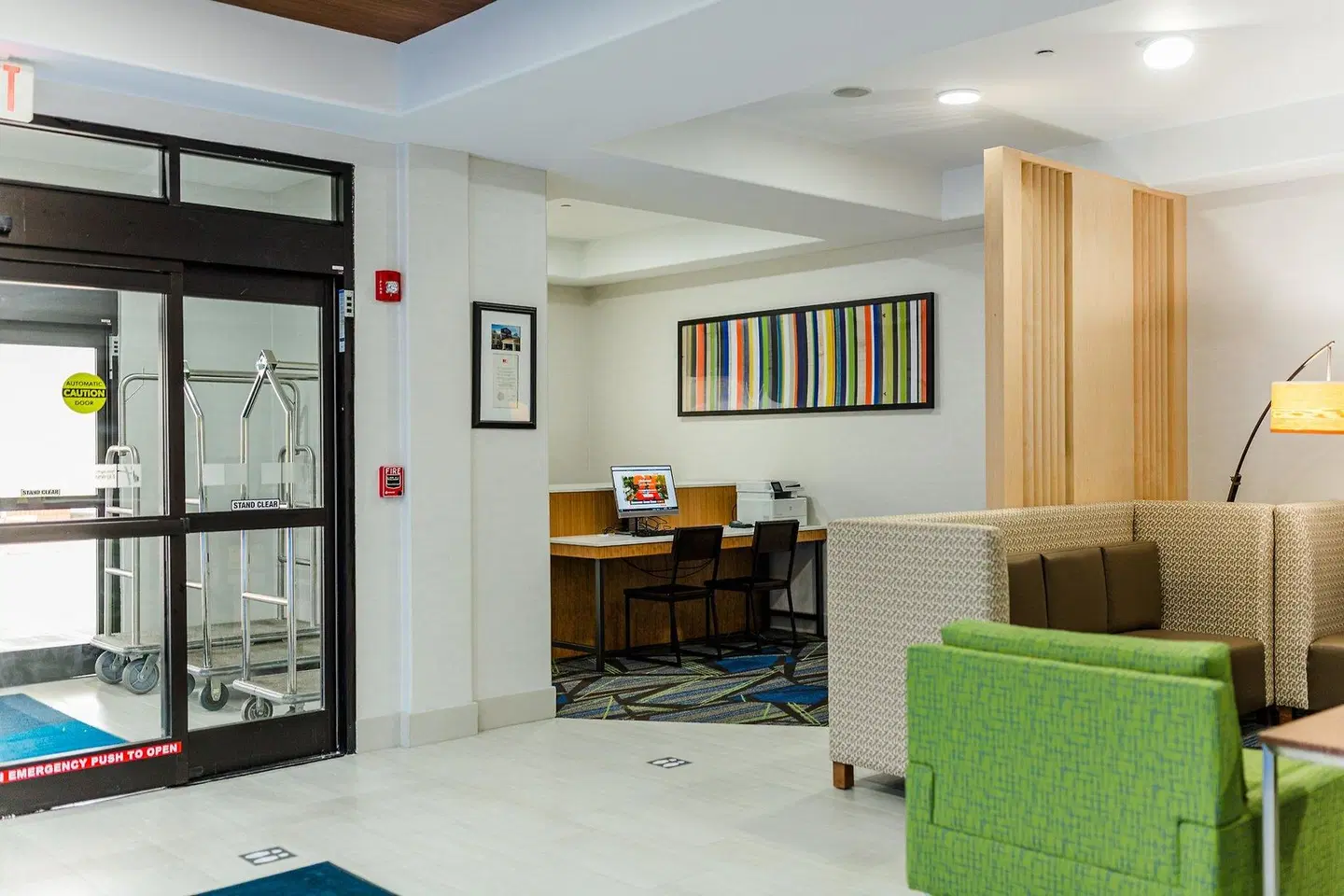 Holiday Inn Express & Suites Greenville by IHG LOUNGE_LOBBY