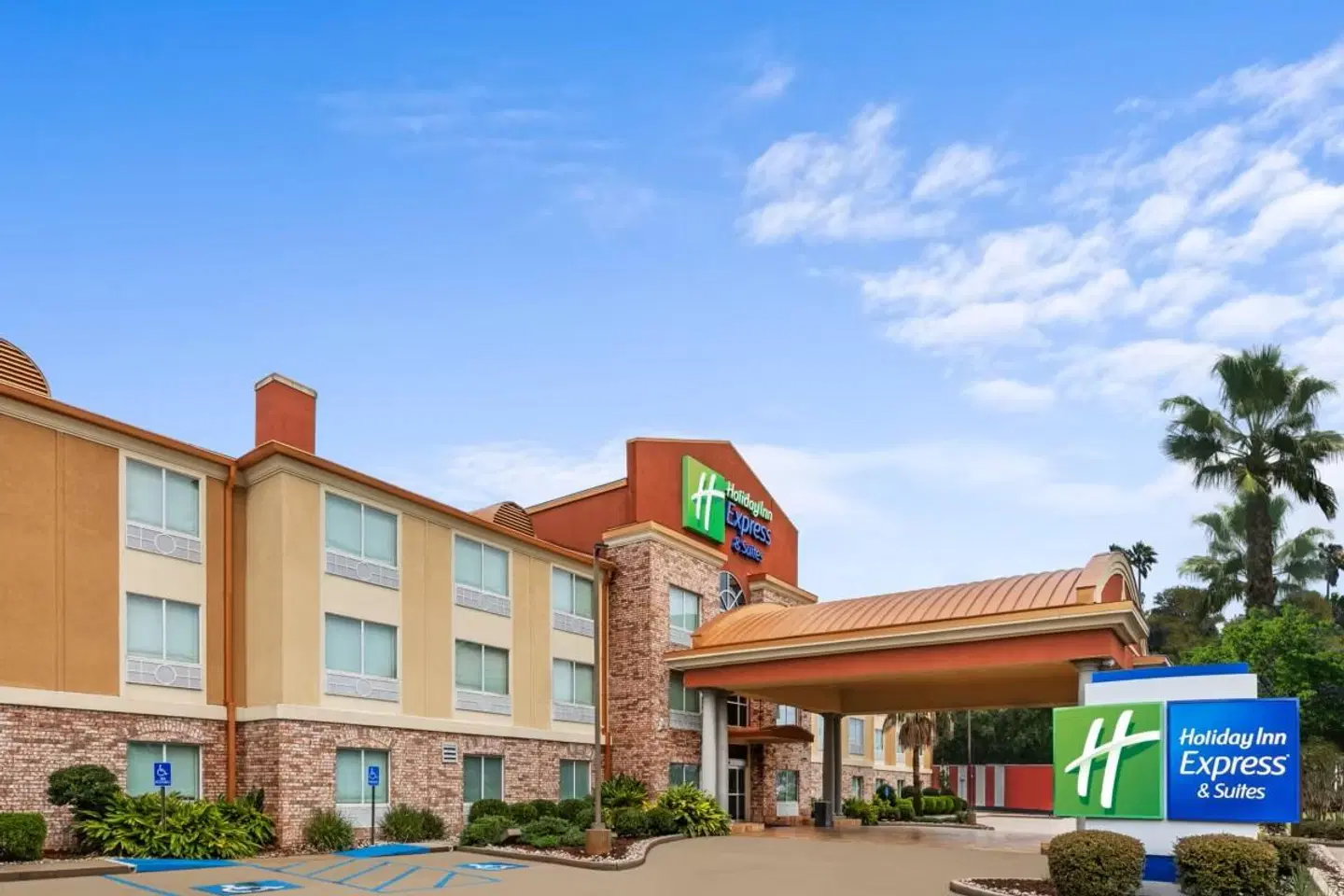 Holiday Inn Express & Suites Lafayette-South by IHG EXTERIOR
