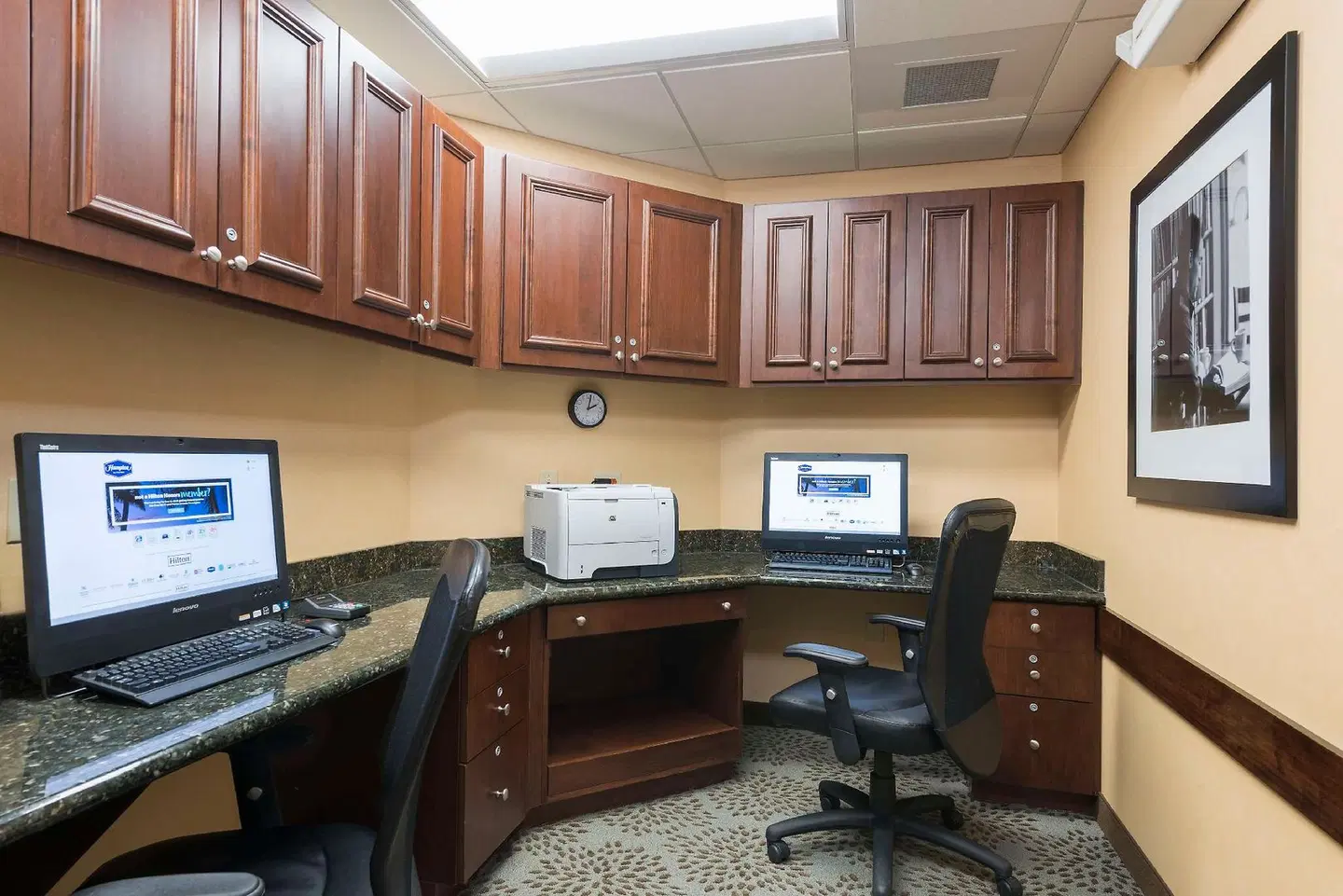 Hampton Inn & Suites Hartford-Manchester ROOM_EXAMPLE
