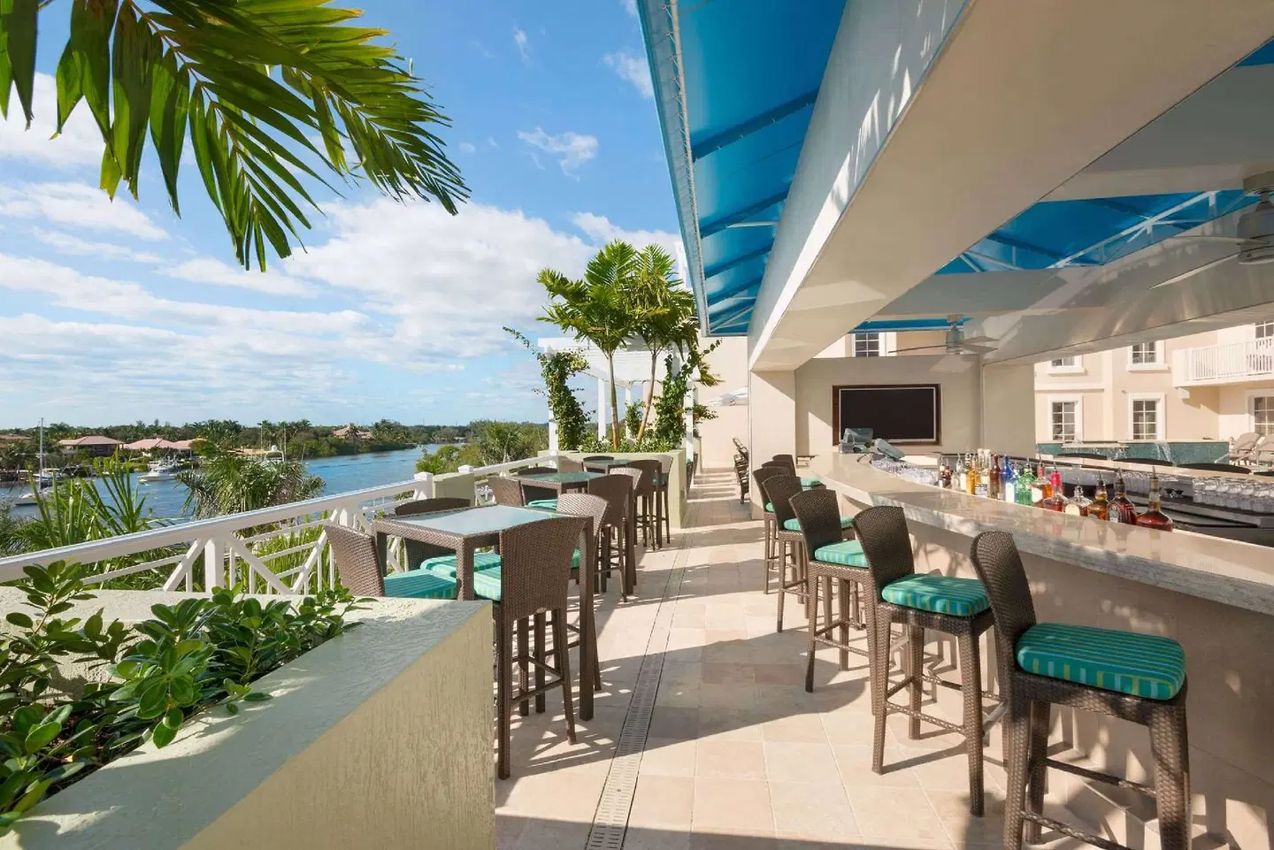 Wyndham Grand Jupiter at Harbourside Place Bar