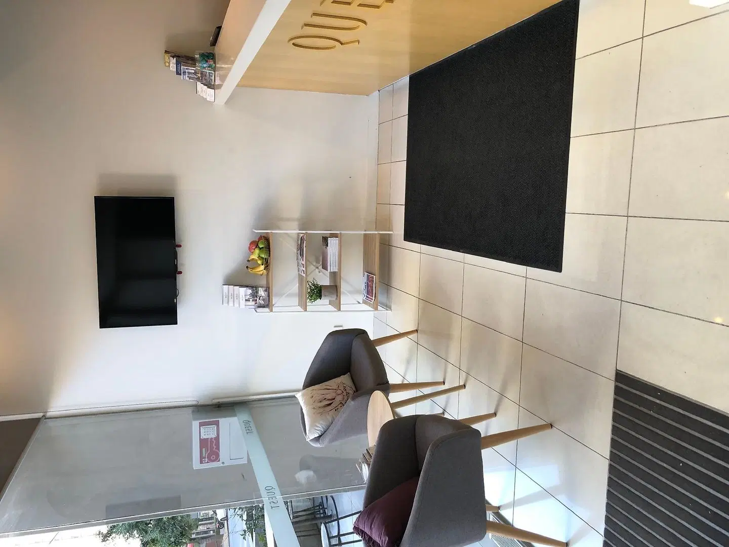 Quest on Dorcas LOUNGE_LOBBY