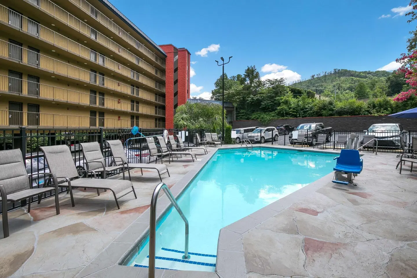 SureStay Plus Hotel By Best Western Gatlinburg OUTDOOR_POOL