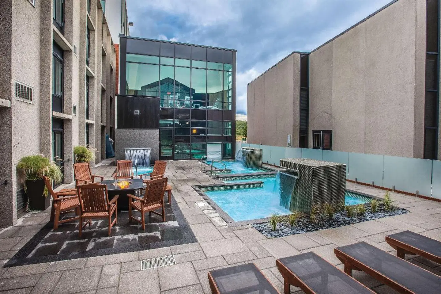Hôtel Universel Rivière-du-Loup OUTDOOR_POOL