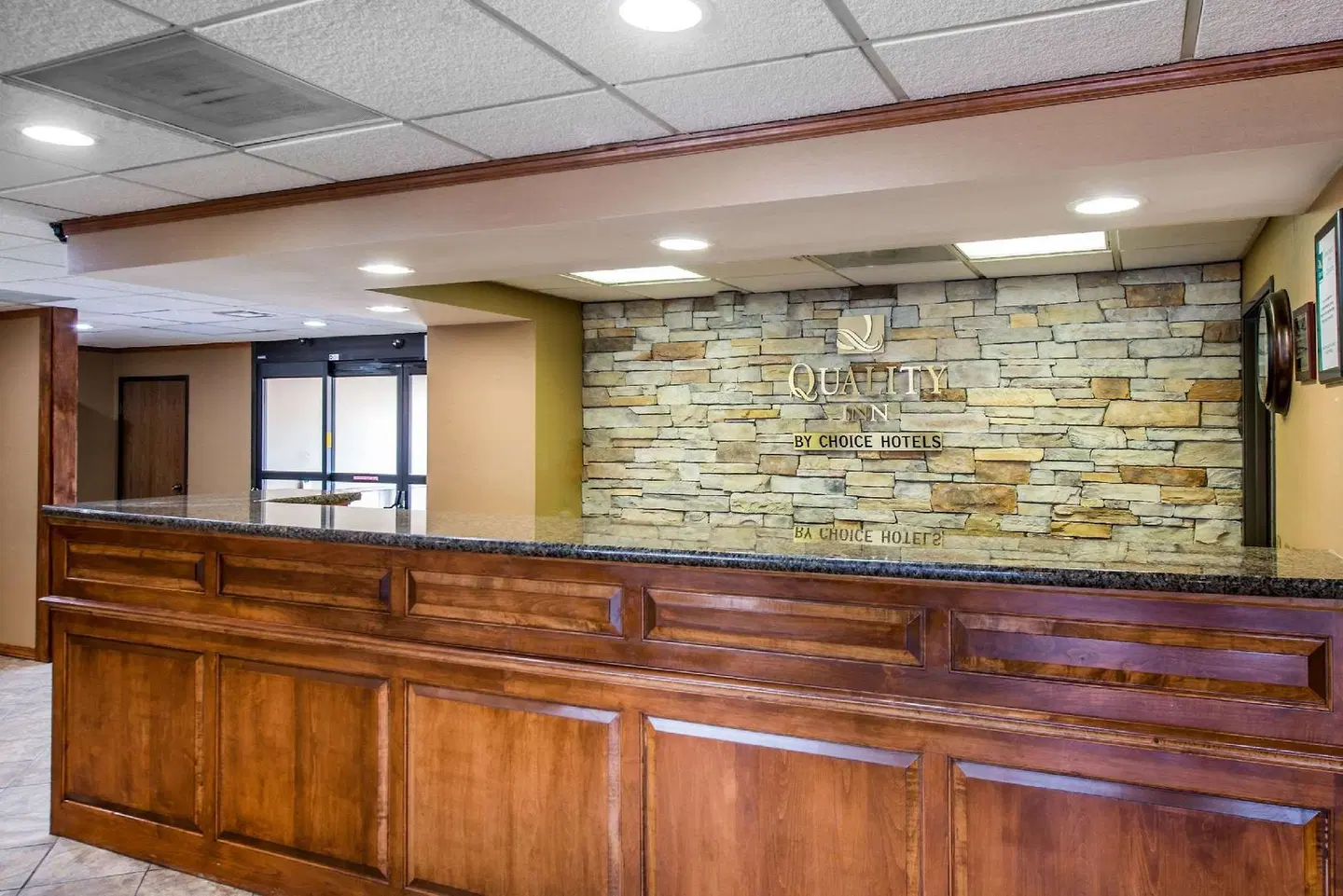 Quality Inn South Colorado Springs LOUNGE_LOBBY