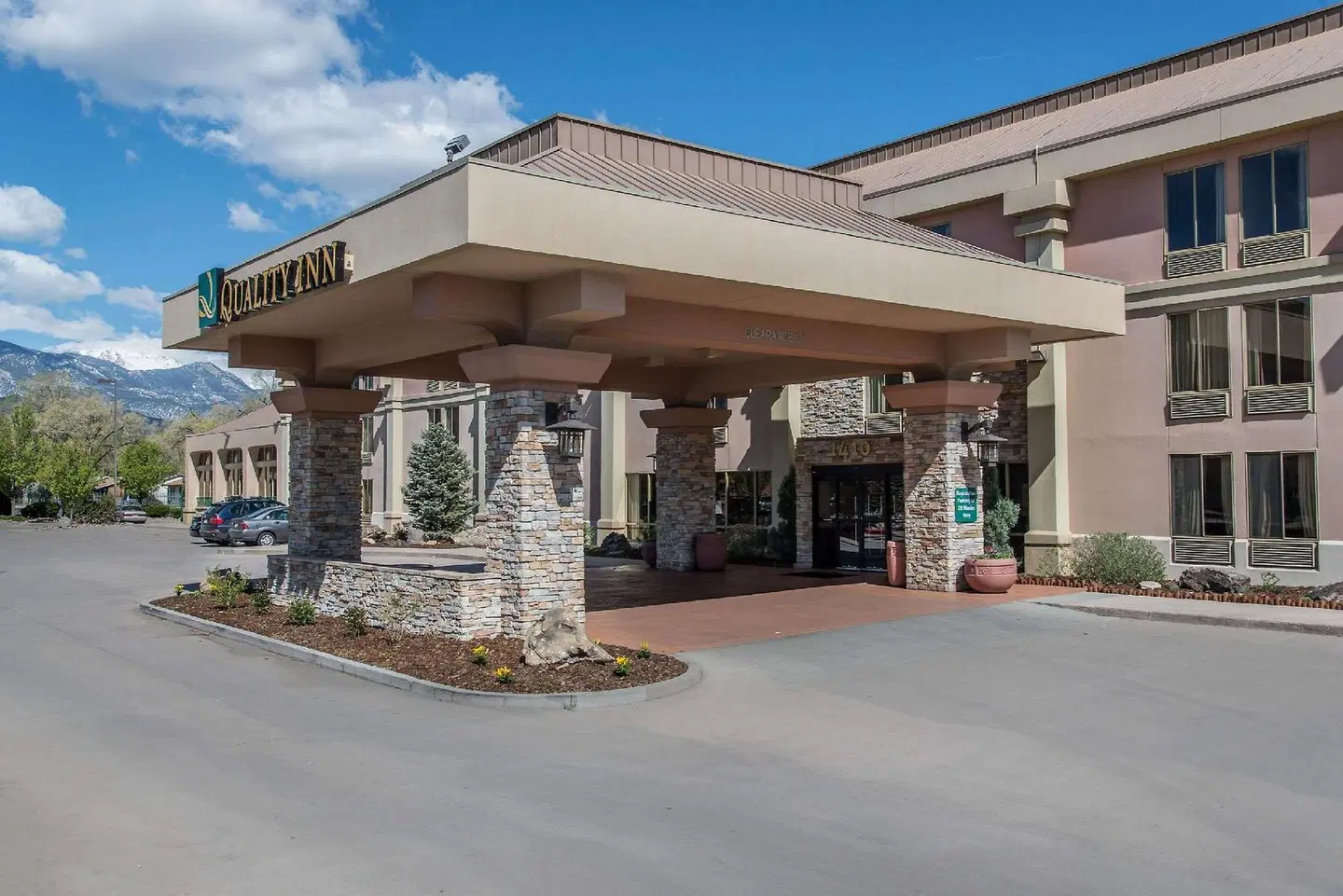 Quality Inn South Colorado Springs EXTERIOR