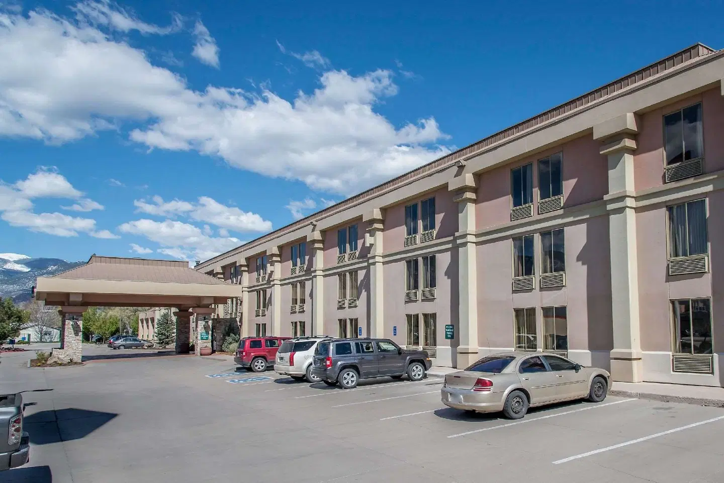 Quality Inn South Colorado Springs EXTERIOR