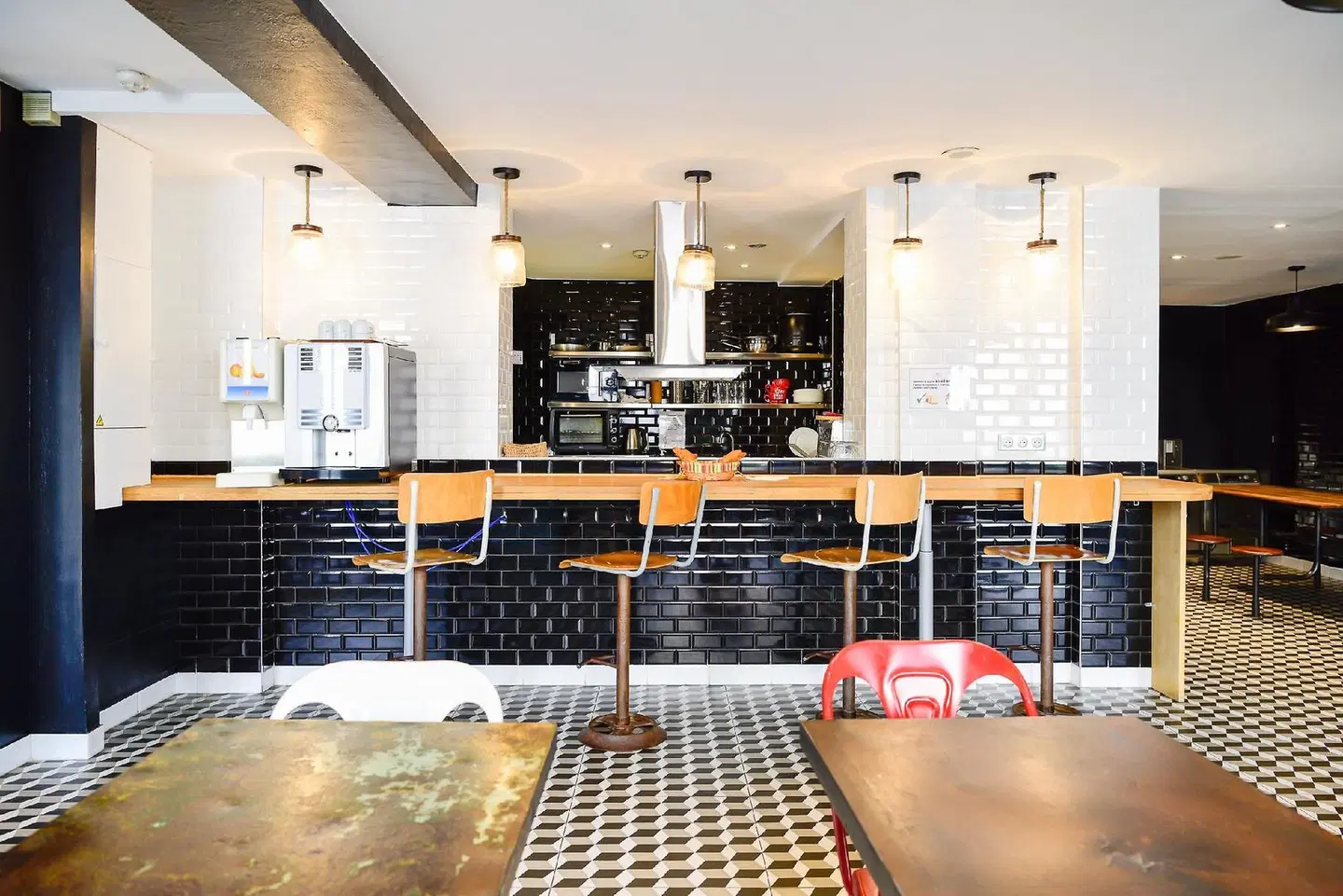 Arty Paris Hostel & Budget Hotel Bar