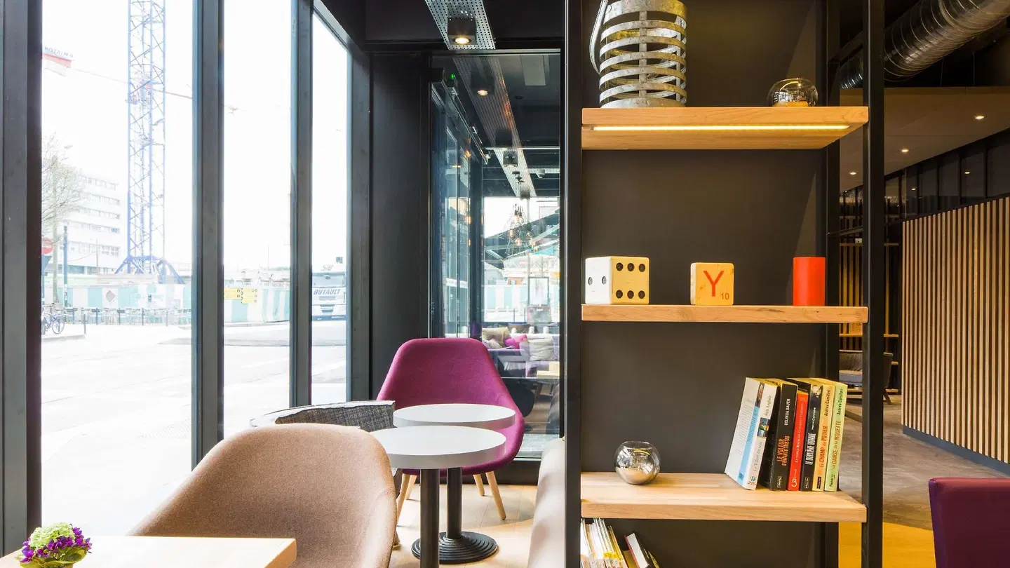 Campanile Rennes Centre - Gare LOUNGE_LOBBY