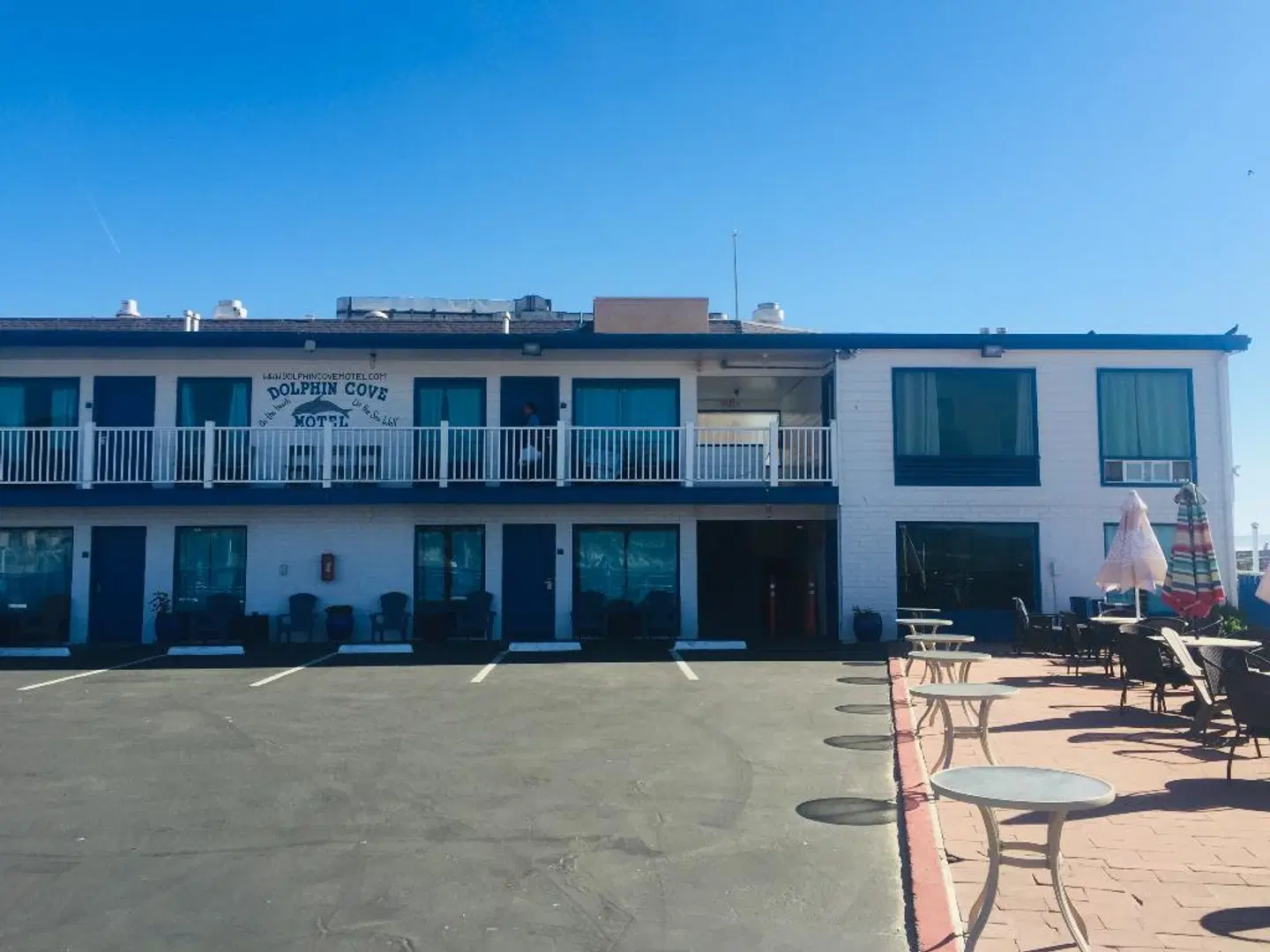 Dolphin Cove Motel EXTERIOR