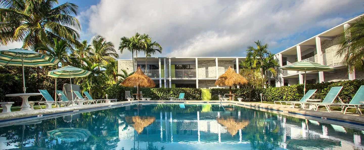South Beach Place - Vero Beach OUTDOOR_POOL