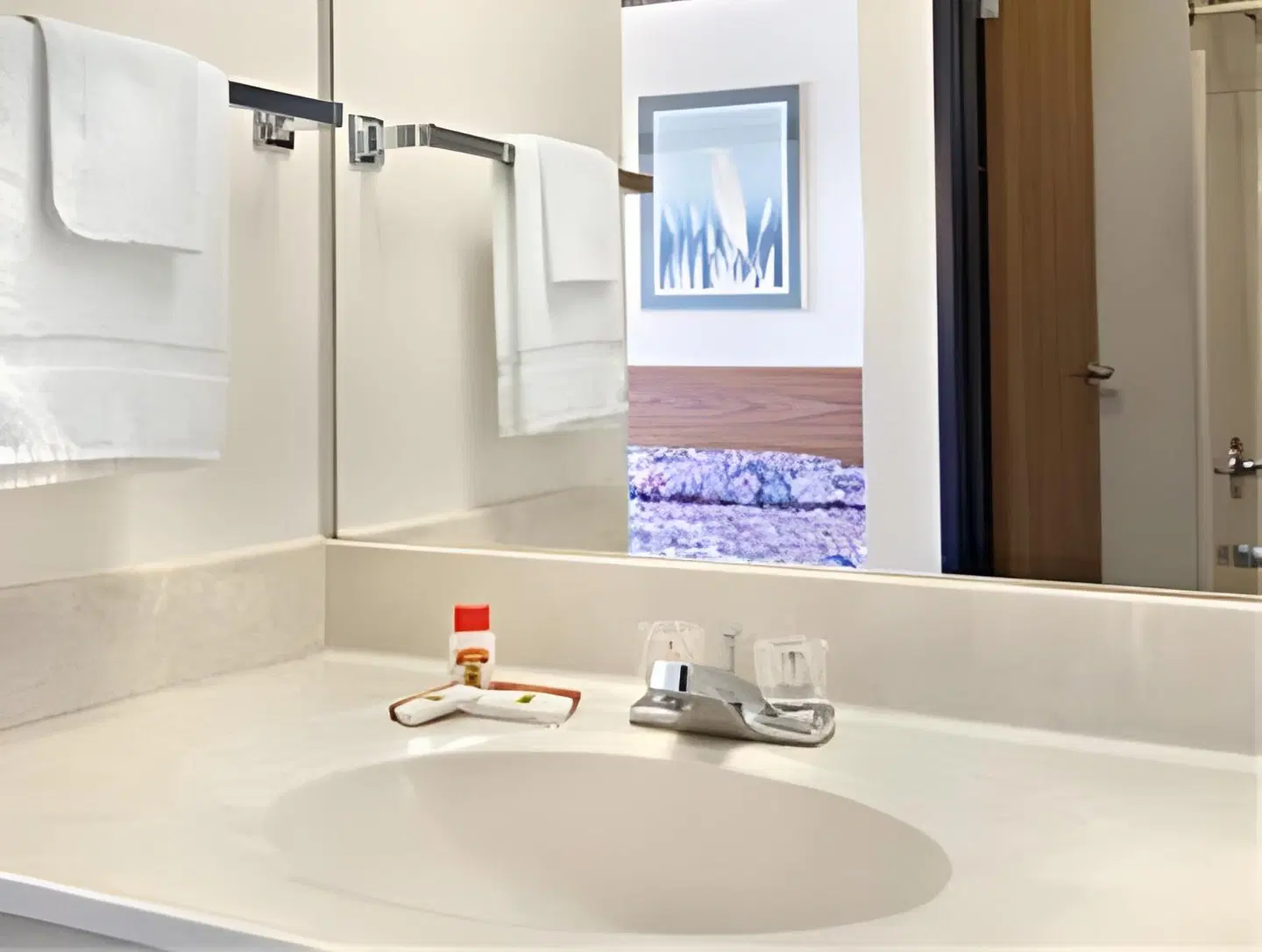 Super 8 by Wyndham Fond Du Lac Badezimmer