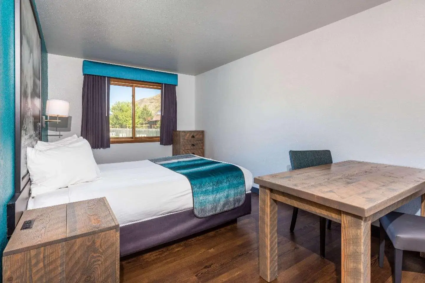 Super 8 by Wyndham Gardiner/Yellowstone Park Area ROOM_EXAMPLE