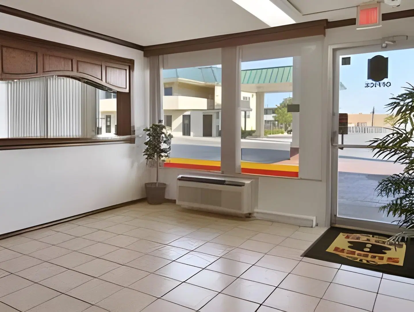 Super 8 by Wyndham Oklahoma/Frontier City LOUNGE_LOBBY