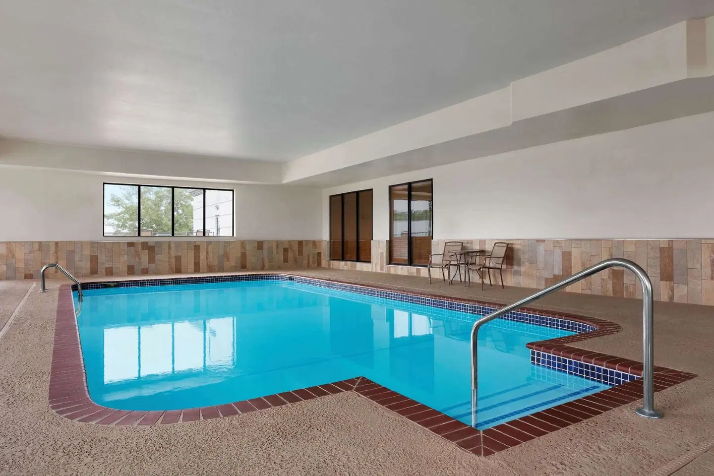 Wingate by Wyndham Bentonville Airport Hallenbad