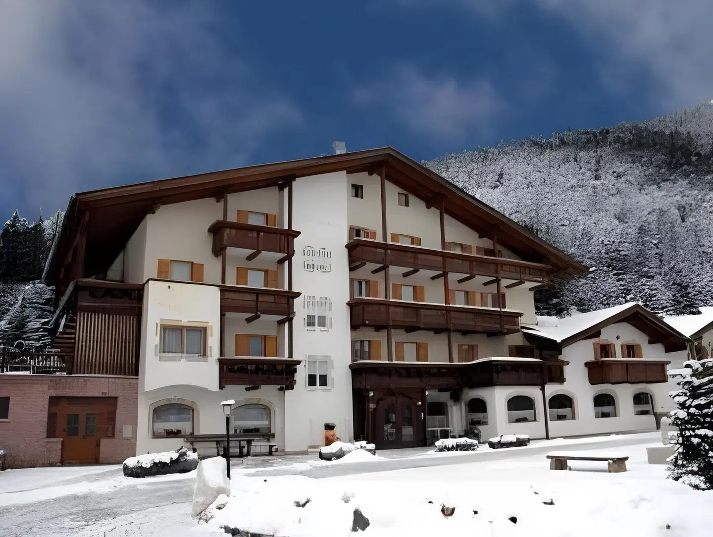Hotel Touring EXTERIOR