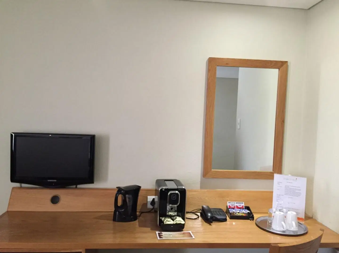 River City Inn ROOM_EXAMPLE