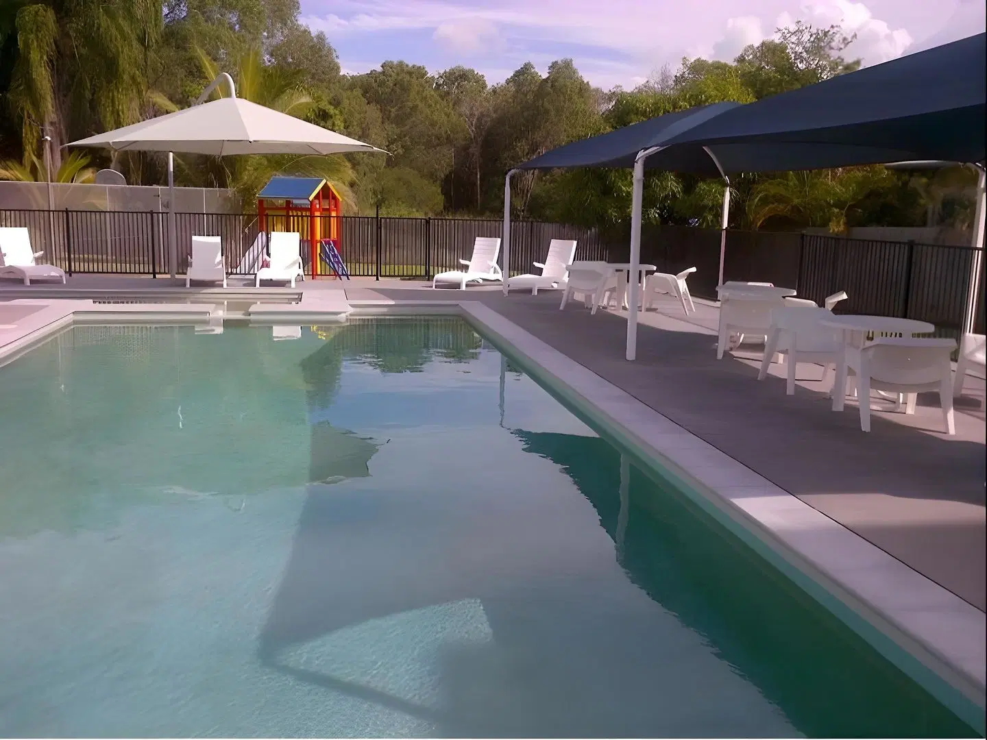 L'Amor Holiday Apartments OUTDOOR_POOL