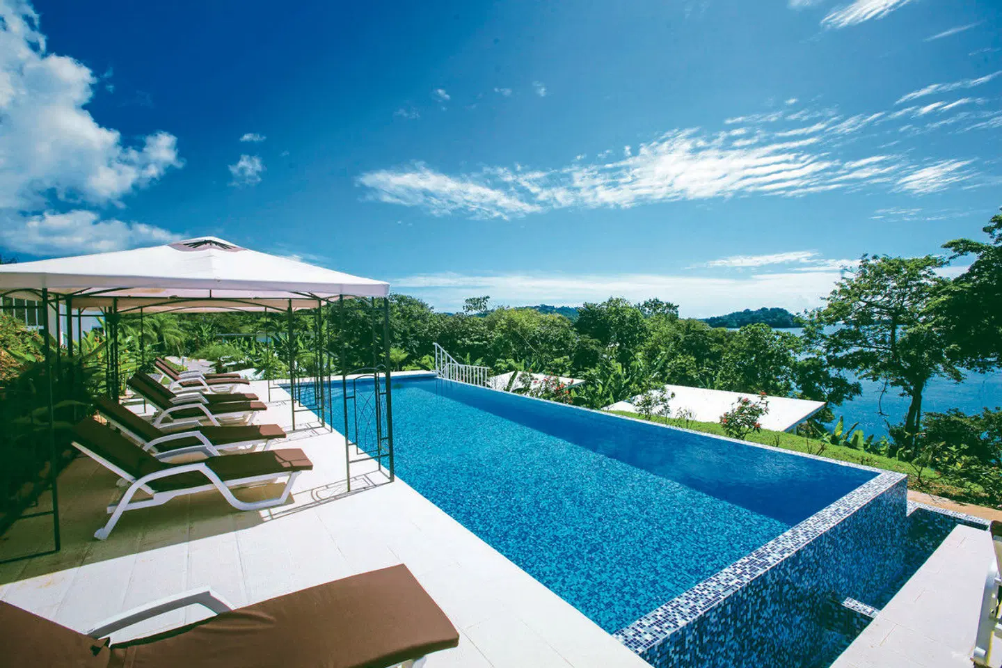 Bocas del Mar OUTDOOR_POOL