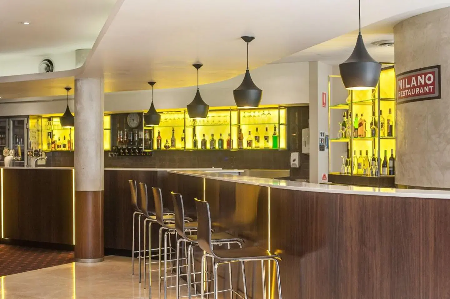 Ramada Hotel & Suites by Wyndham Sydney Cabramatta Bar