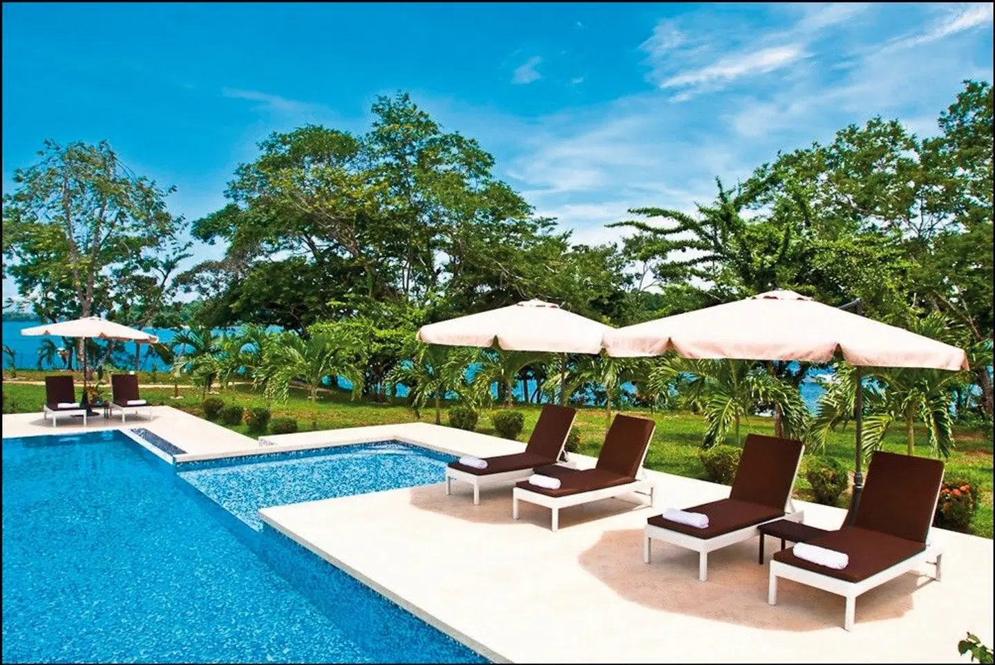 Bocas del Mar OUTDOOR_POOL