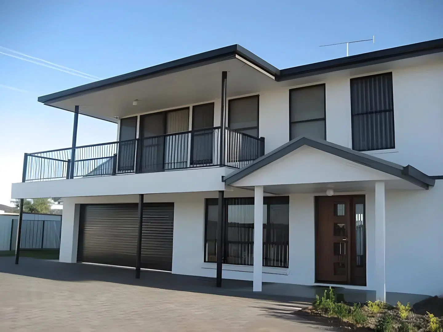 Race Course Apartments EXTERIOR