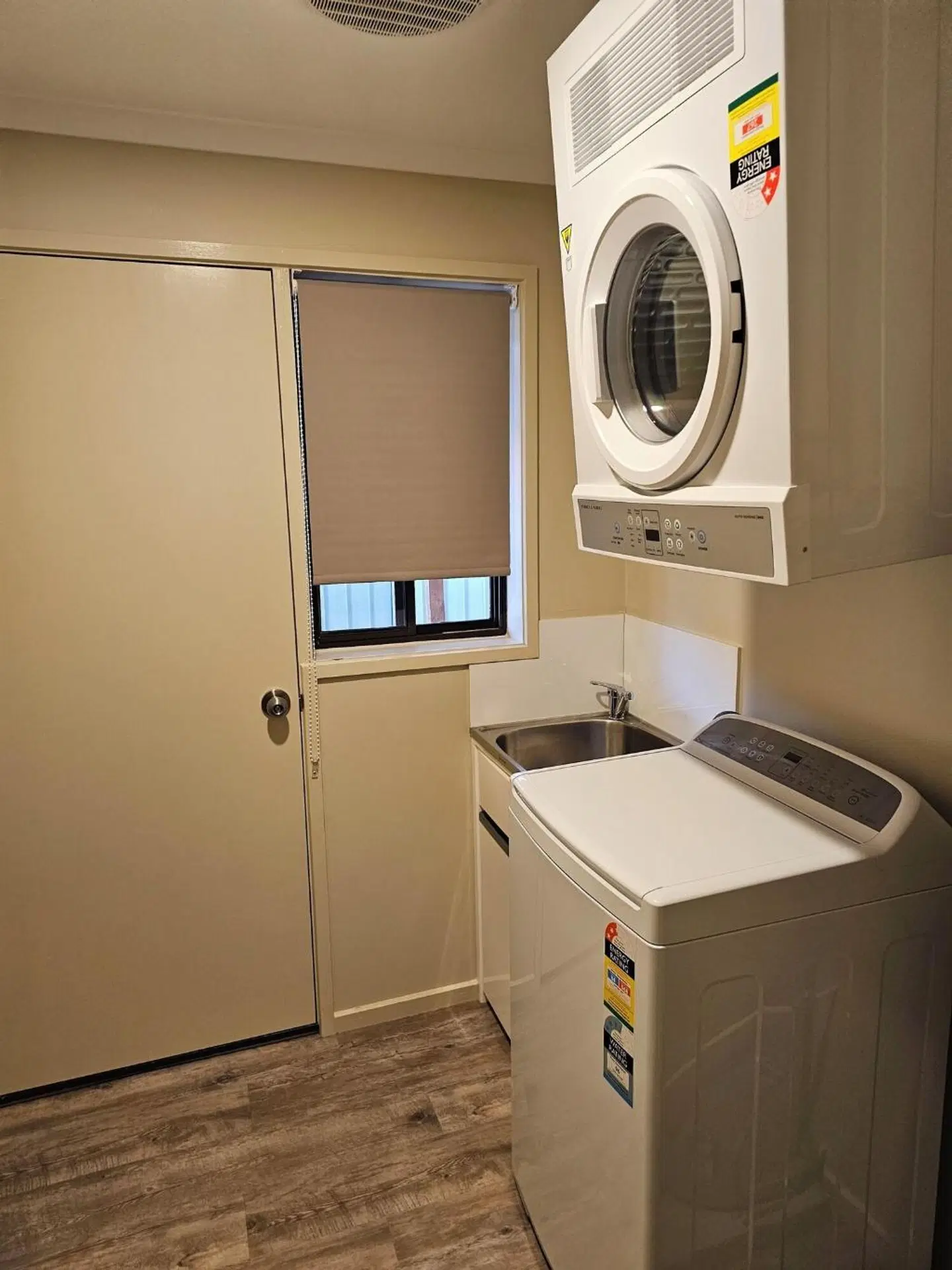 Top of the Town Motel ROOM_EXAMPLE