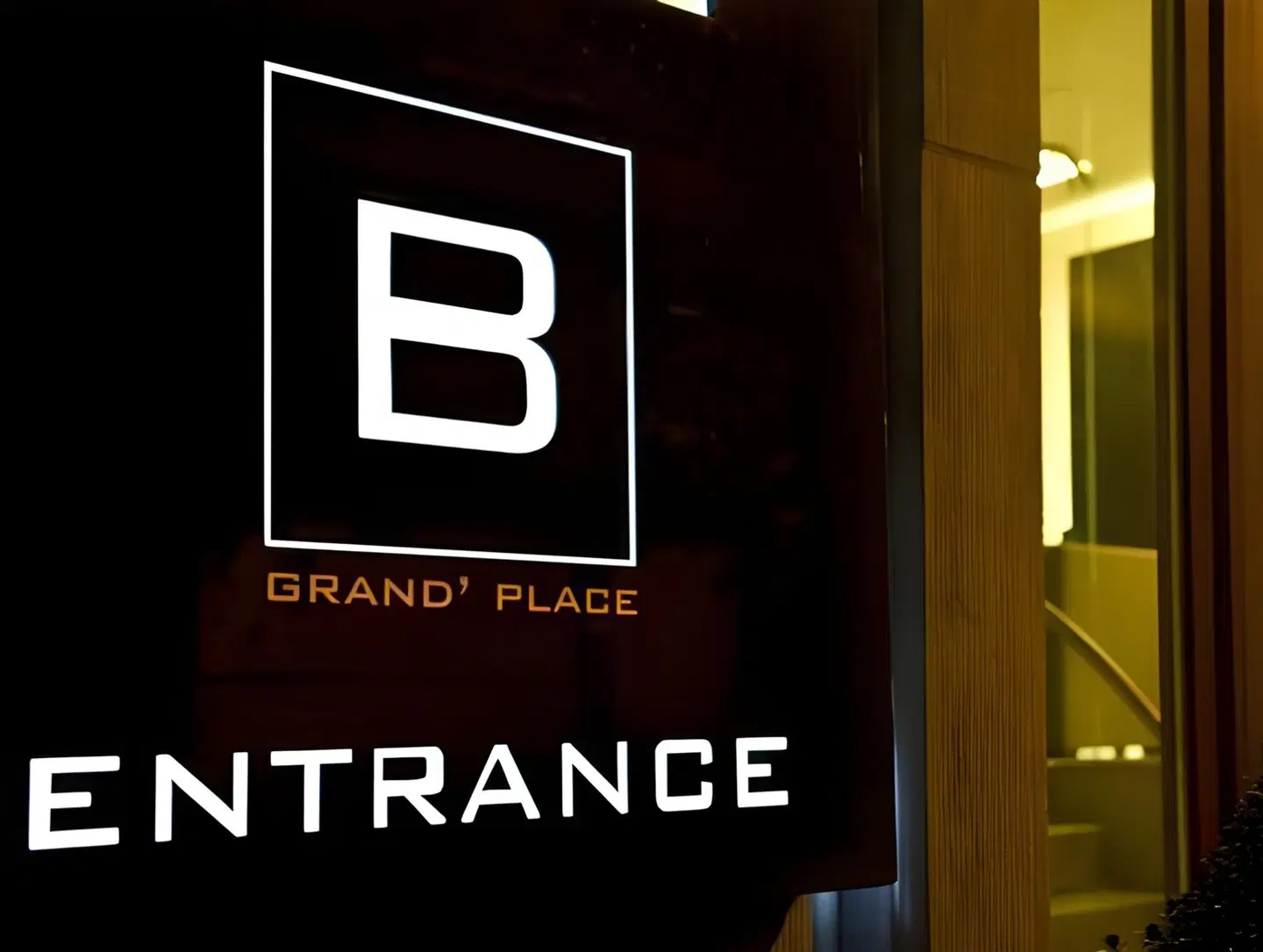 B-aparthotel Grand Place EXTERIOR