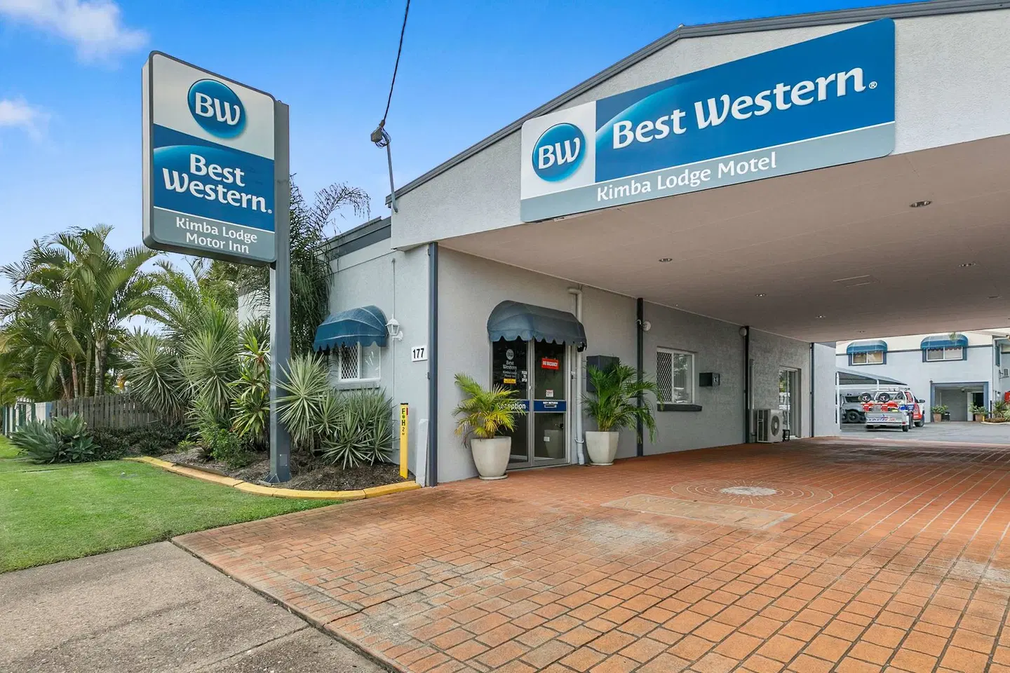 Best Western Kimba Lodge EXTERIOR