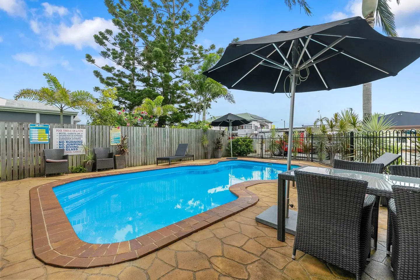 Best Western Kimba Lodge OUTDOOR_POOL