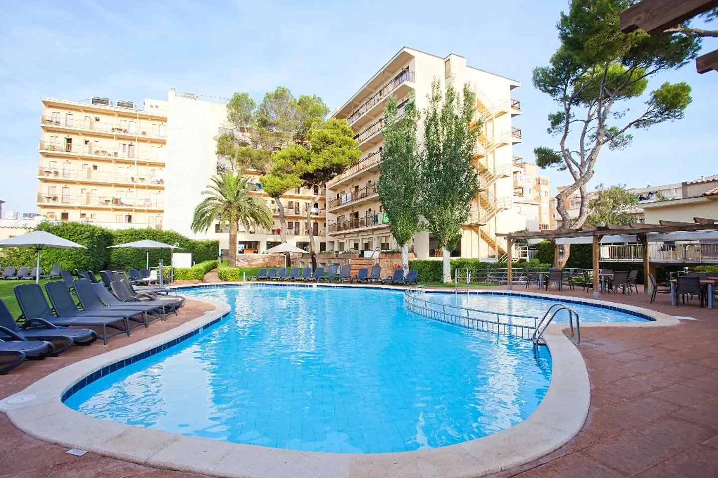 AYA Seahotel OUTDOOR_POOL