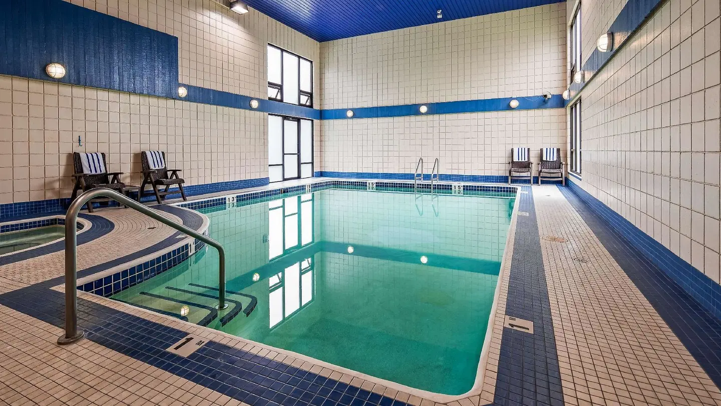 Best Western Plus Regency Inn & Conference Centre Hallenbad