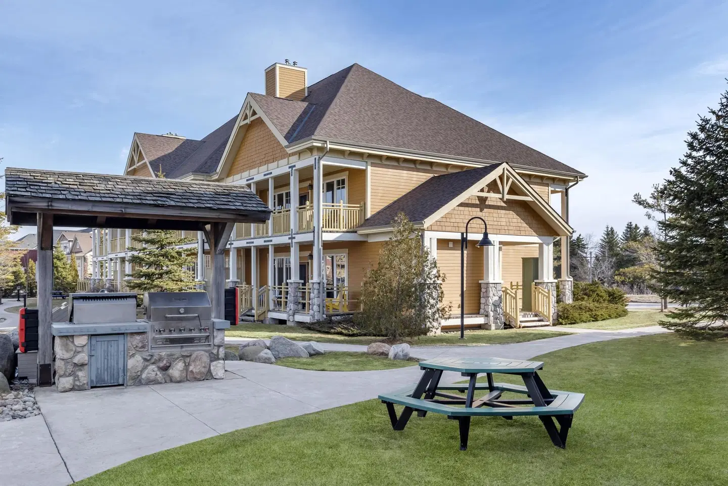 Hilton Grand Vacations Club Blue Mountain Canada EXTERIOR