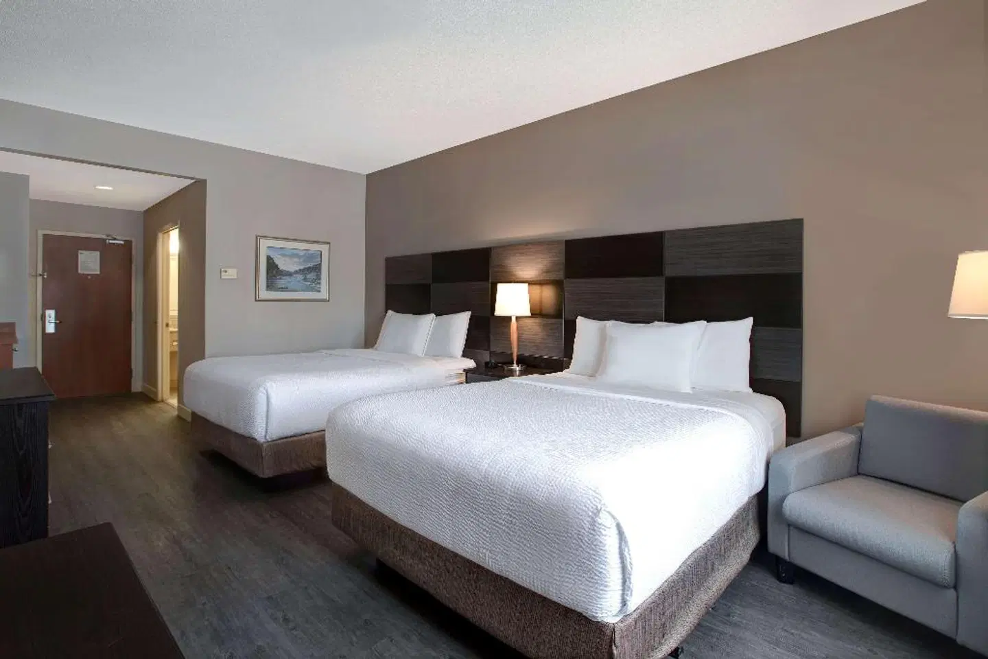 Days Inn & Suites Collingwood ROOM_EXAMPLE