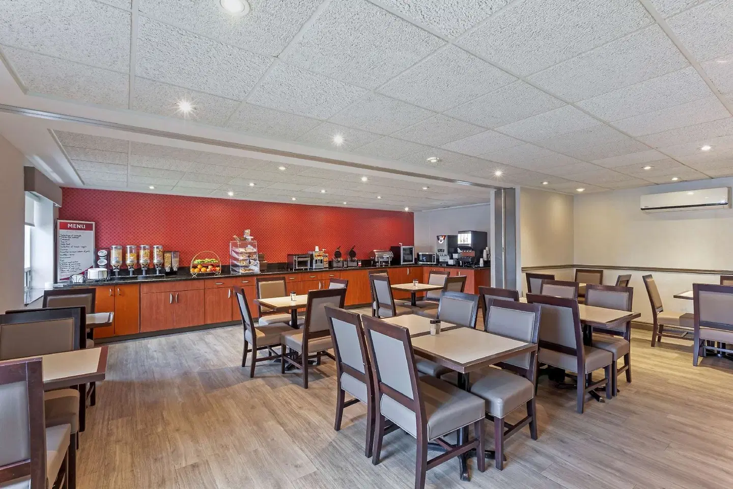 Best Western Plus Burlington Inn & Suites Restaurant