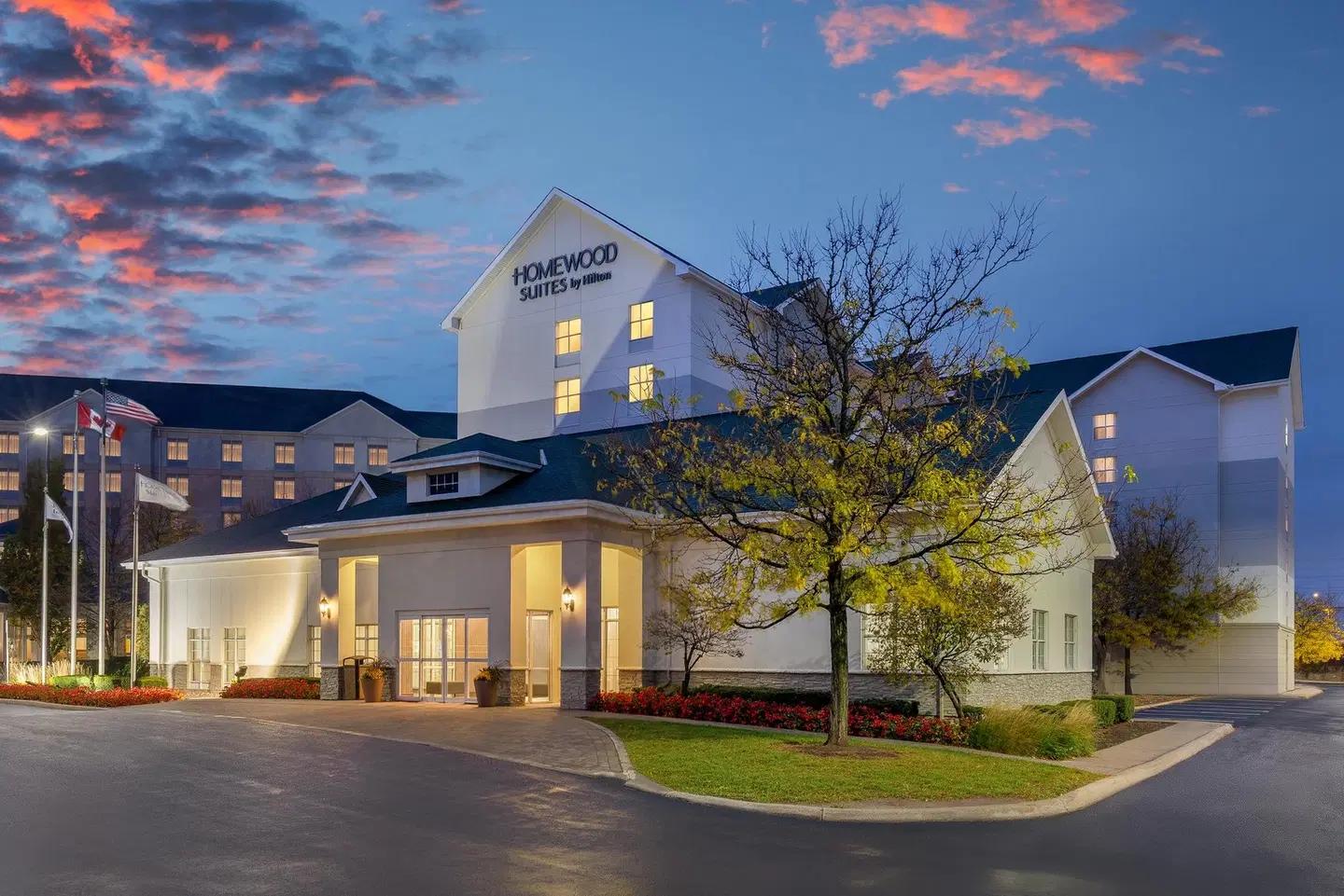 Homewood Suites by Hilton Burlington EXTERIOR