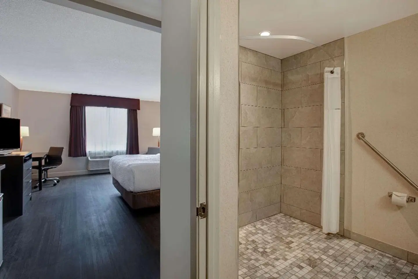 Days Inn & Suites Collingwood Badezimmer