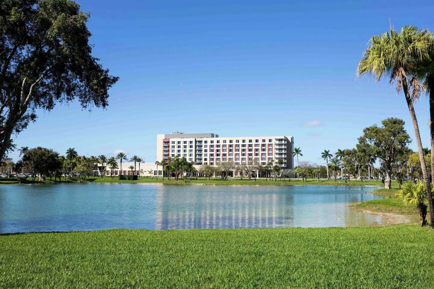 Hilton Miami Dadeland EXTERIOR