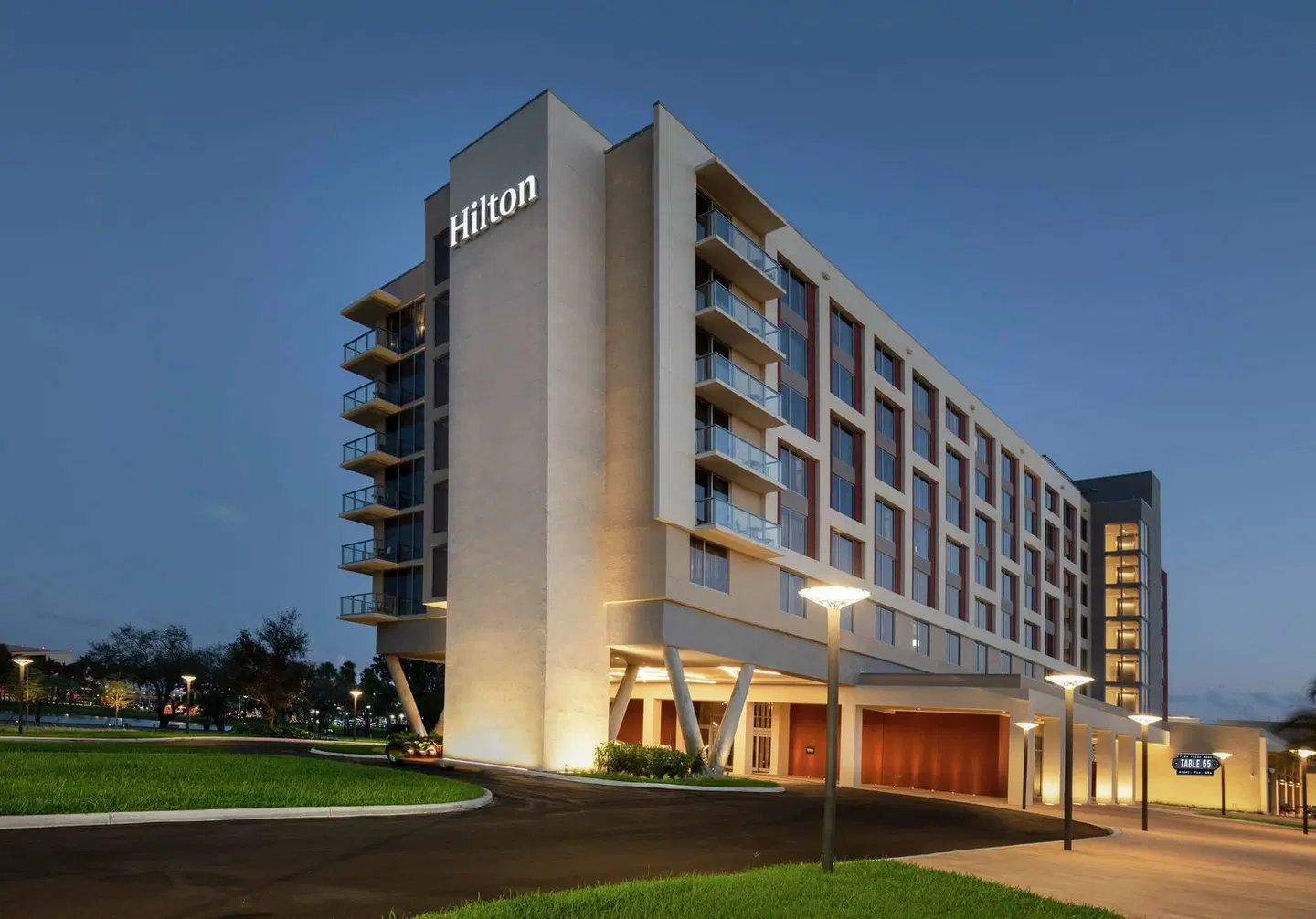 Hilton Miami Dadeland EXTERIOR