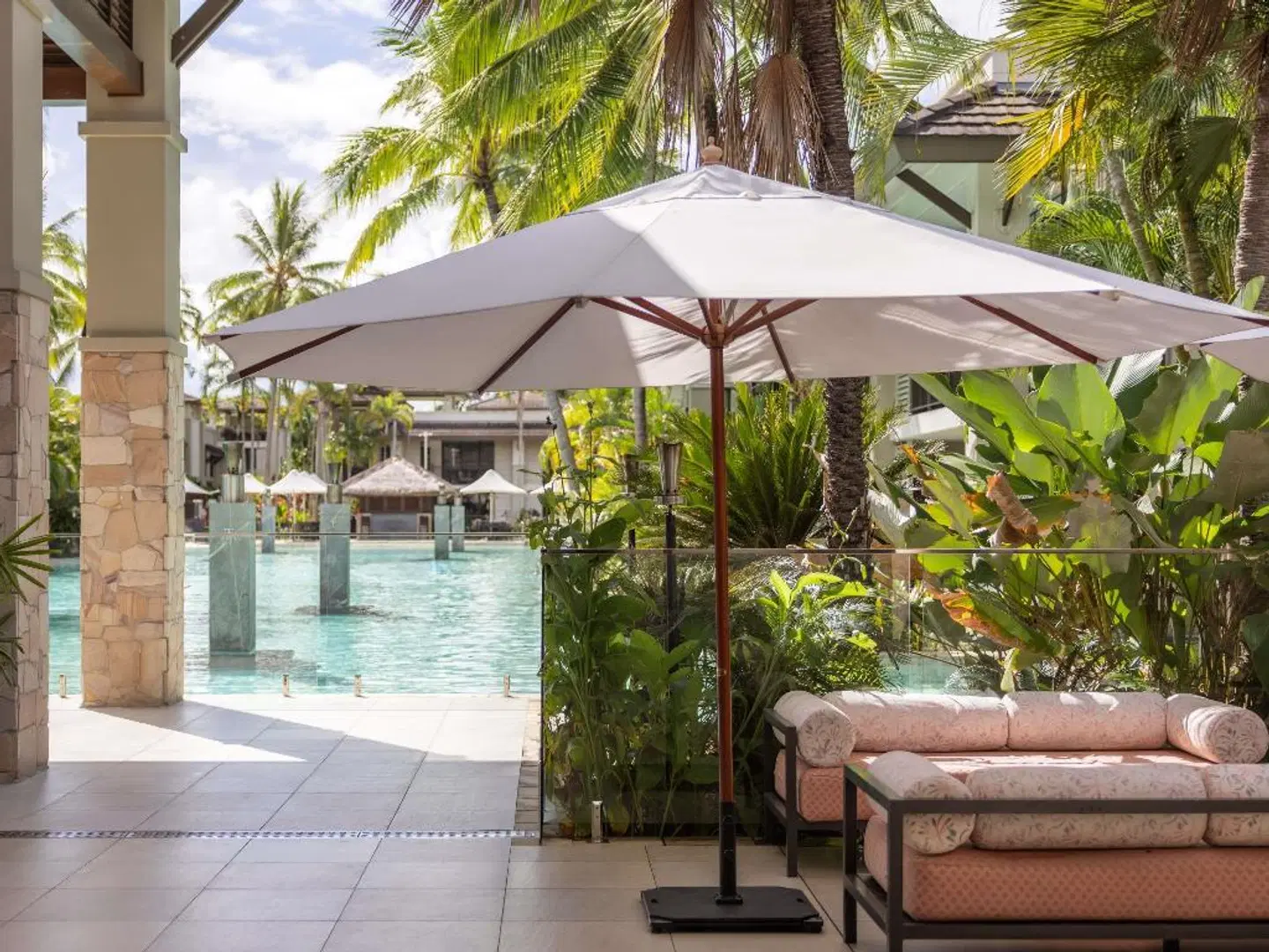 Pullman Port Douglas Sea Temple Resort & Spa Hotel Terrasse
