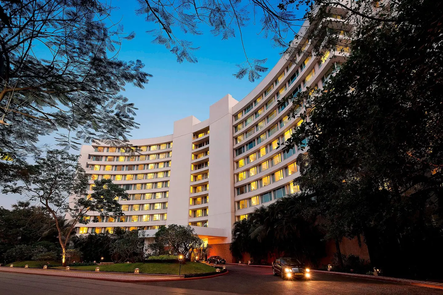 Lakeside Chalet, Mumbai - Marriott Executive Apartments EXTERIOR