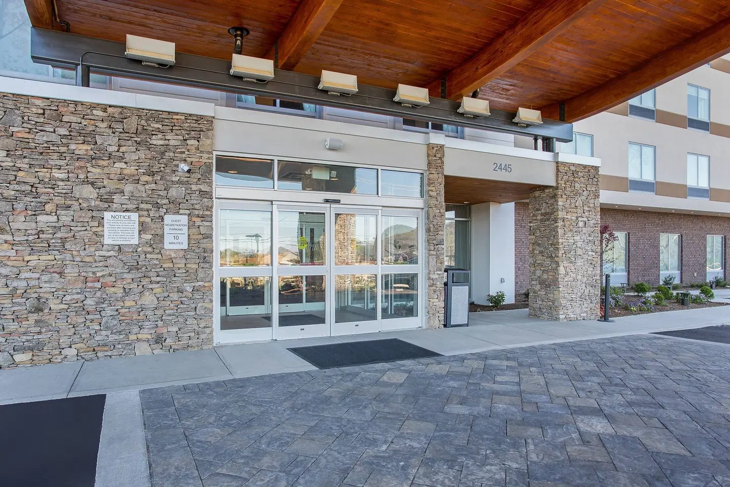 Fairfield by Marriott Inn & Suites Pigeon Forge EXTERIOR