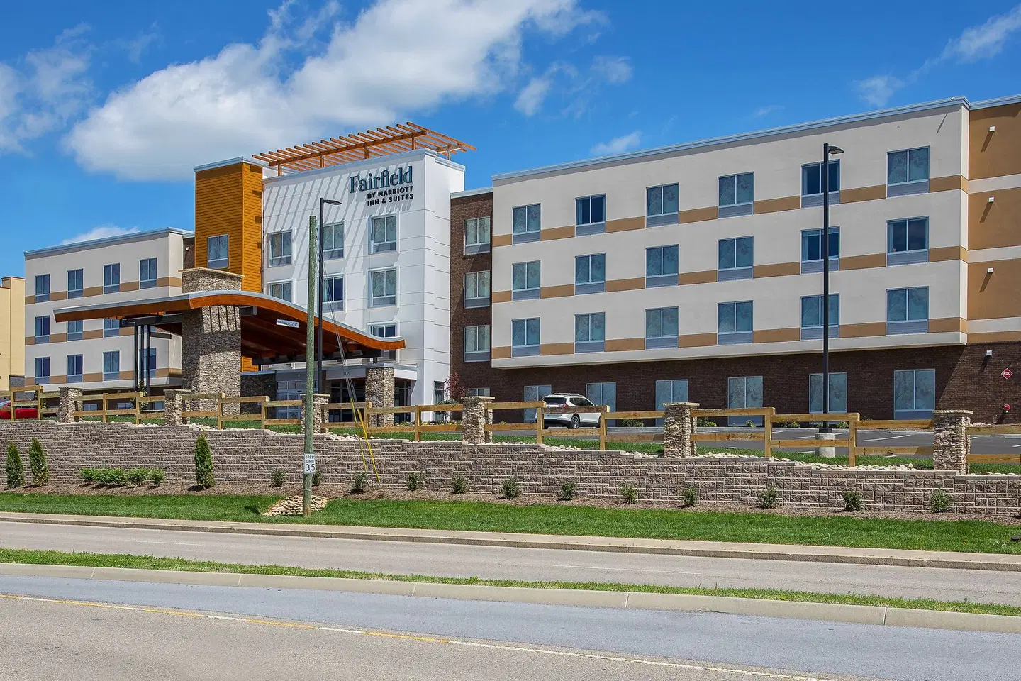 Fairfield by Marriott Inn & Suites Pigeon Forge EXTERIOR