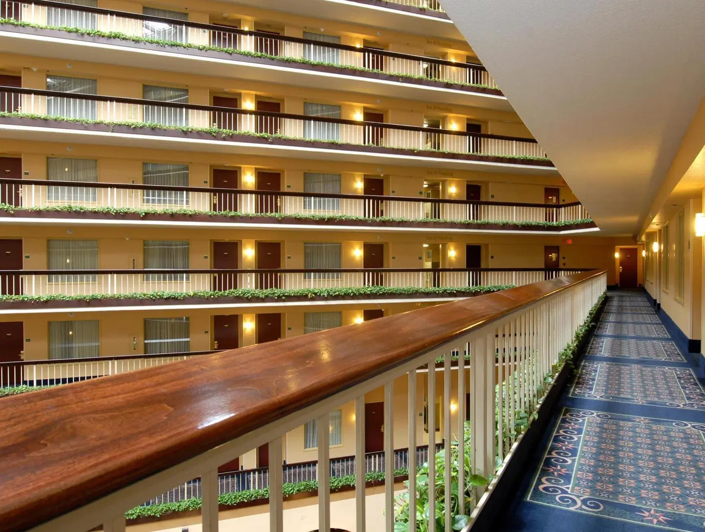 Embassy Suites by Hilton Dallas - Love Field EXTERIOR