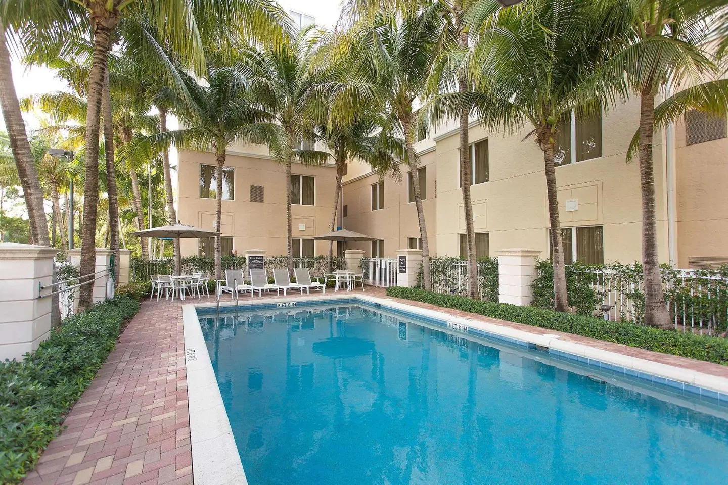 Homewood Suites by Hilton Palm Beach Gardens OUTDOOR_POOL