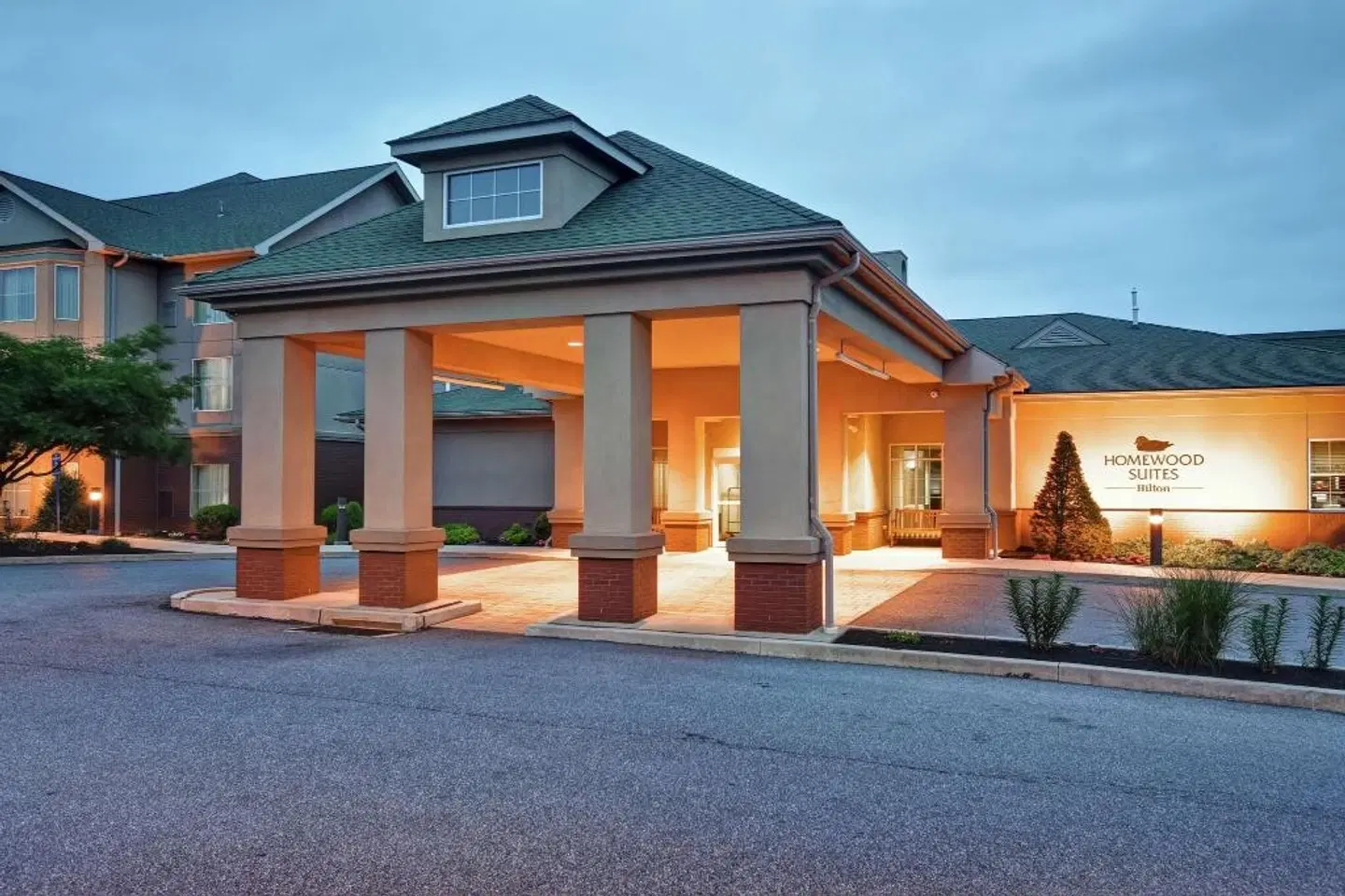 Homewood Suites by Hilton Lancaster EXTERIOR