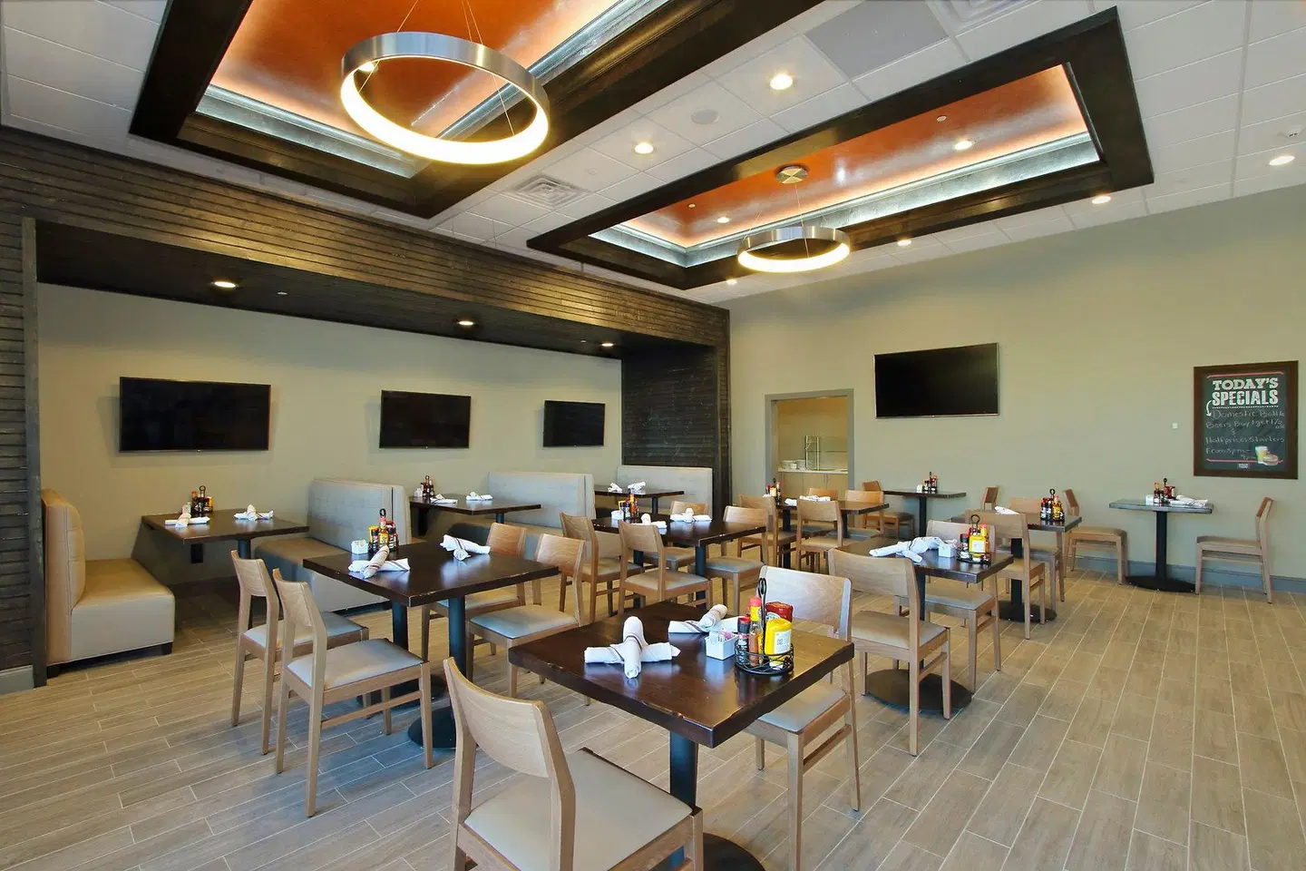 Holiday Inn Hattiesburg - North by IHG Restaurant