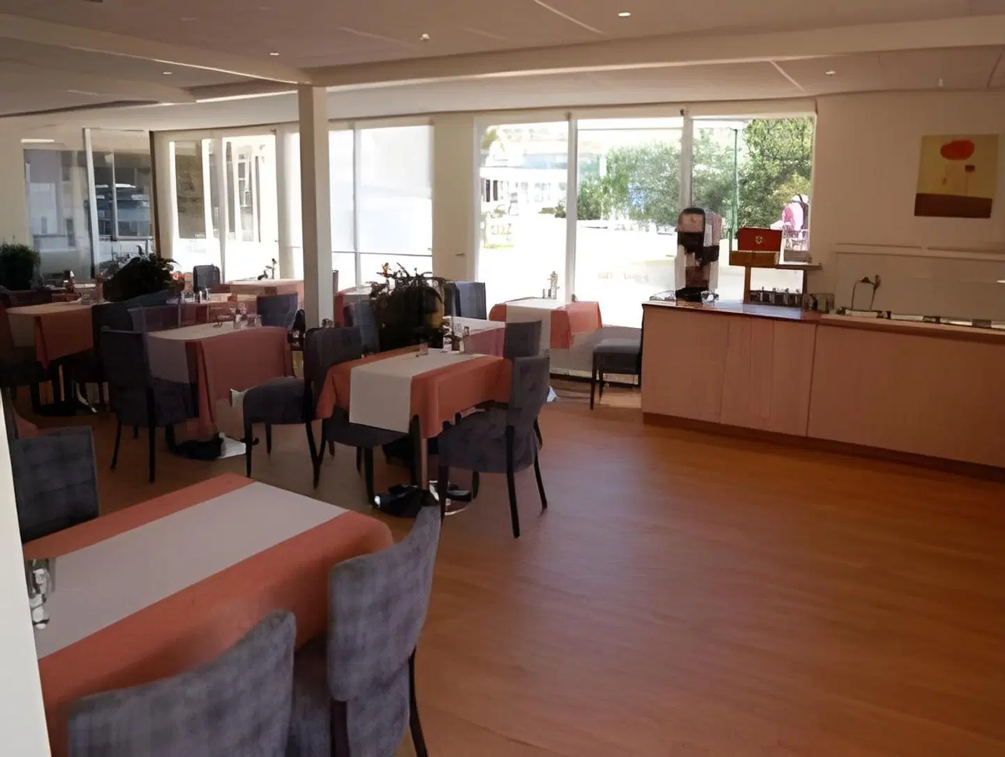 Nes Restaurant