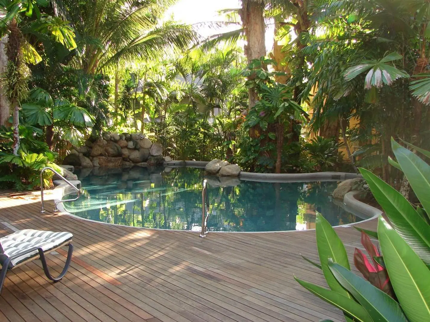 Palm Cove Tropic Apartments OUTDOOR_POOL